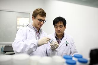 13家医药企业上榜2015全球500强，，，，，，，，国药营收2480亿跃升81位