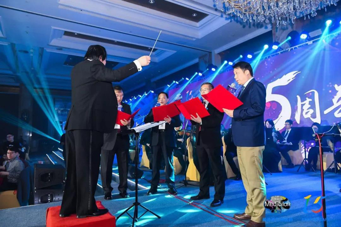 合唱：《家乡的云》