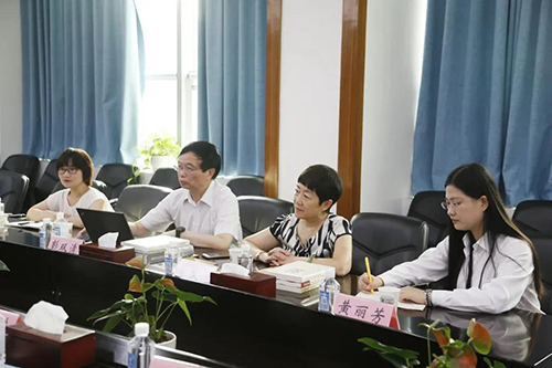 威客电竞临床前研究副总裁兼机构认真人彭双清教授，，，，，，，药效部执行主任董文心，，，，，，，药代安评项目认真人龙娜等