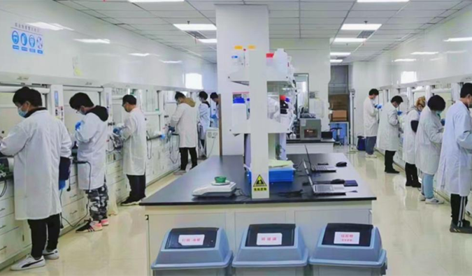 封控未曾歇工，，，，，，，复工更添效能